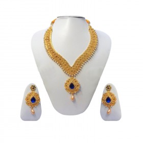 This Necklace set features a unique one of a kind tradition embellish with antic finish