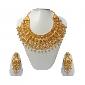This Necklace set features a unique one of a kind tradition embellish with antic finish