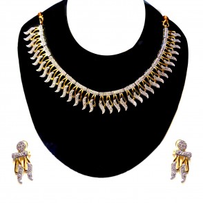 This Necklace set features a unique one of a kind tradition and modern embellish