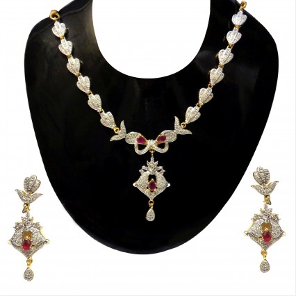 This Necklace set features a unique one of a kind tradition and modern embellish